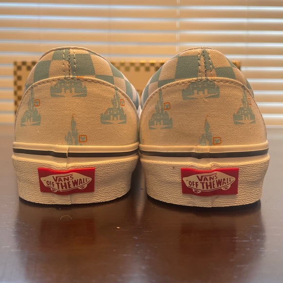 NIB! VANS Walt Disney World 50th Anniversary ~ Mickey Mouse Sneakers ~ Men's 10 - Picture 2 of 14